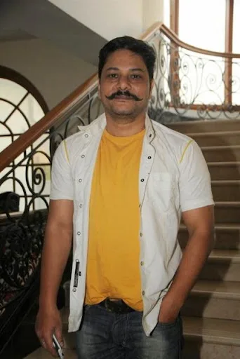 Ravi Gossain Hot Scenes Shirtless Body Image Gallery