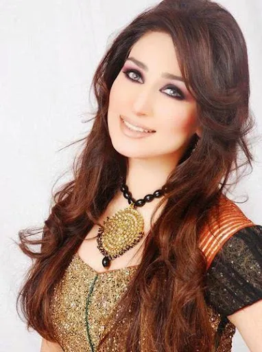 Reema Khan Hot Sexy Bikini Wallpaper