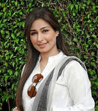 Reema Khan Hot Sexy Bikini Pic