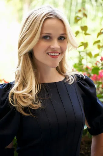 Reese Witherspoon Hot Sexy Bikini Images