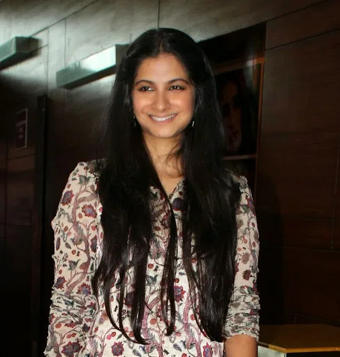 Rhea Kapoor Hot Sexy Bikini Wallpaper