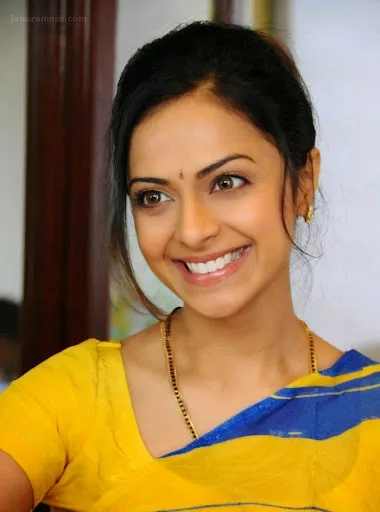 Richa Pallod Hot Sexy Bikini Pic