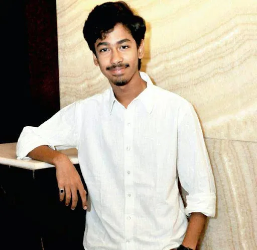Riddhi-Sen-Pics