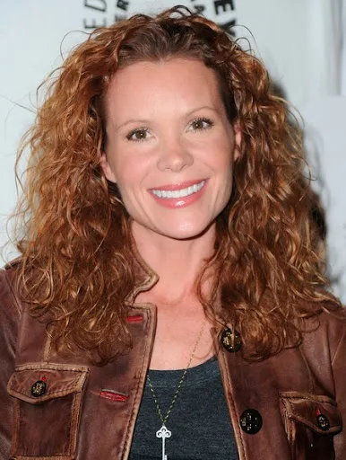 Robyn Lively Hot Sexy Bikini Images