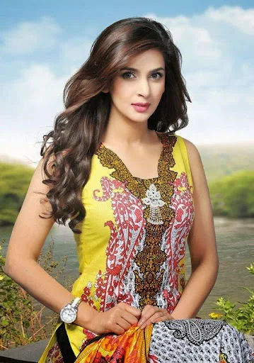 Saba Qamar Hot Sexy Bikini Image Gallery