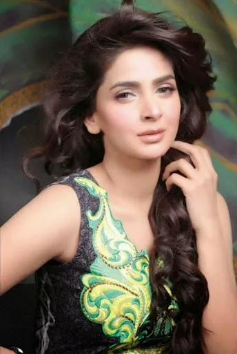 Saba Qamar Hot Sexy Bikini Images