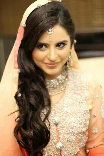Sadia Ghaffar Hot Sexy Bikini Pic