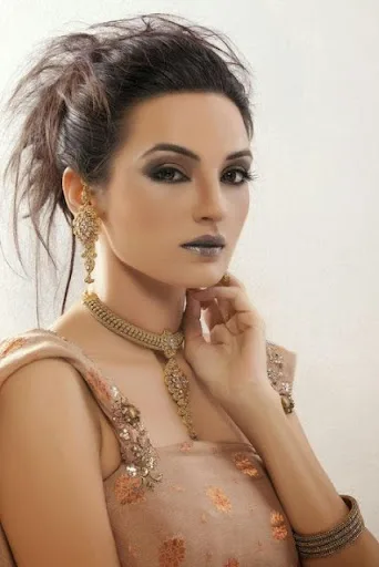 Sadia Hayat Hot Sexy Bikini Wallpapers