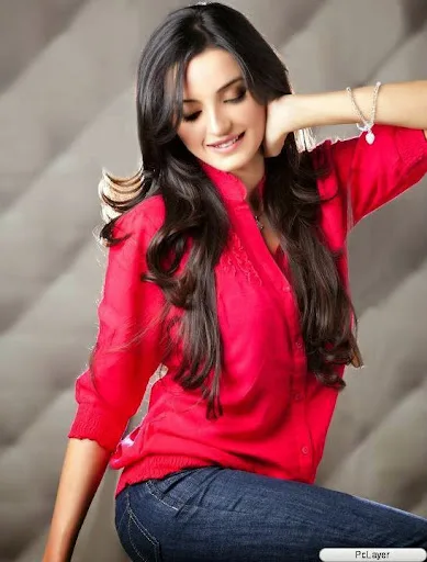 Sadia Khan Hot Sexy Bikini Stills