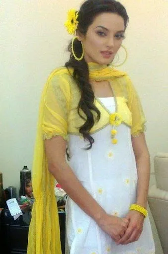 Sadia Khan Hot Sexy Bikini Photos