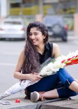 Sai-Pallavi-Hot-Bikini-Pictures