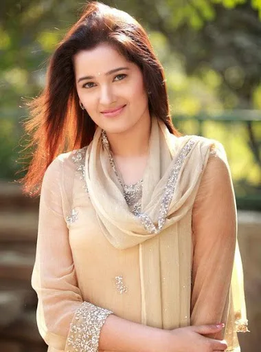 Sakshi-Maggo-Hot-Bikini-Pictures