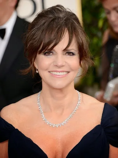 Sally Field Hot Sexy Bikini Image Gallery
