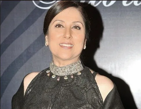 Samina Peerzada Hot Sexy Bikini Image Gallery