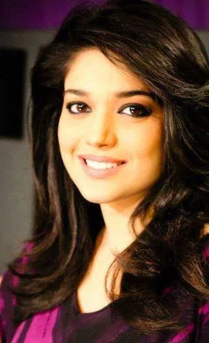 Sanam Jung Hot Sexy Bikini Wallpaper