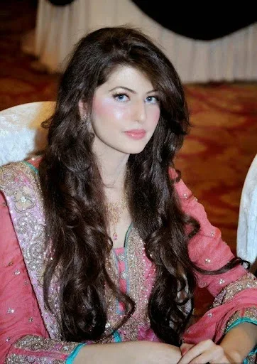 Sanam Jung Hot Sexy Bikini Pictures
