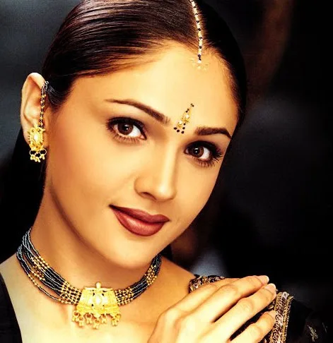 Sandali-Sinha-Hot-Bikini-Pic