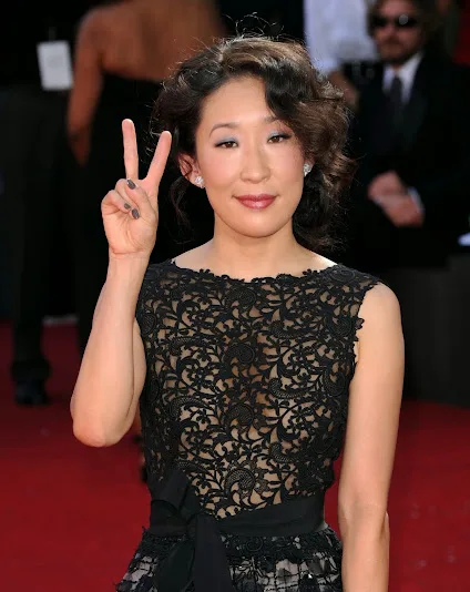 Sandra Oh Hot Sexy Bikini Still