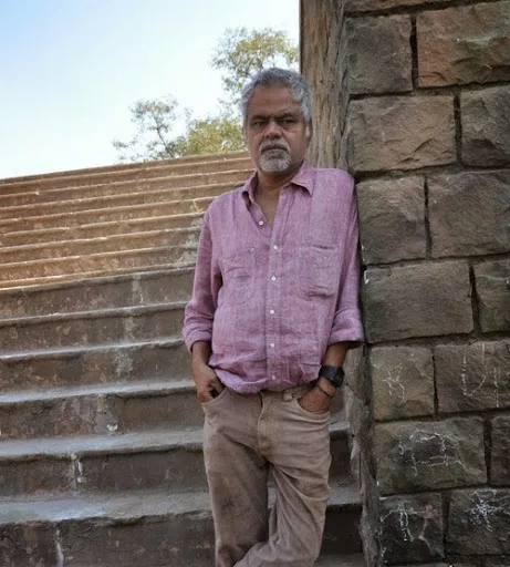 Sanjay Mishra Comedy Scene Wallpaper