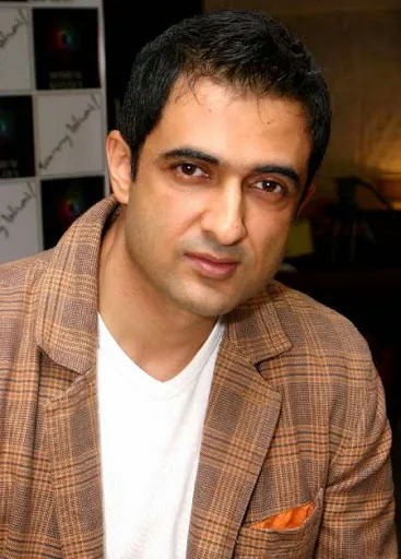 Sanjay Suri Photo Gallery, Family Photos, Latest Images