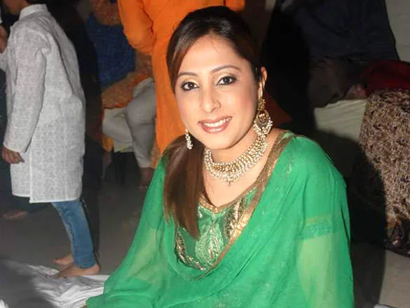 Sanober-Kabir-Hot-Bikini-Pictures