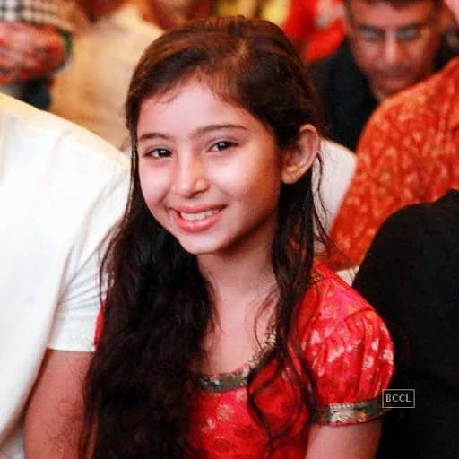 Sara-Arjun-Hot-Bikini-Wallpapers