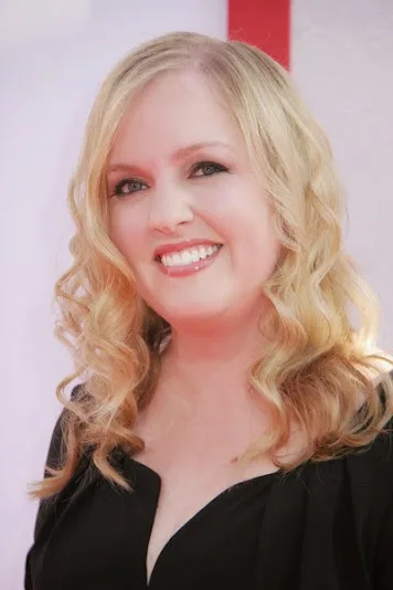 Sarah Baker Hot Sexy Bikini Images, Gallery, Photos, Stills, Pics