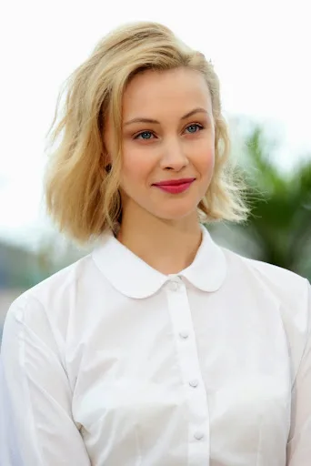 Sarah Gadon Hot Sexy Bikini Photo