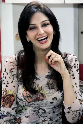 Saumya-Tandon-Hot-Bikini-Stills