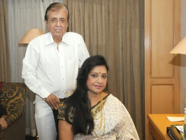 Shabnam Hot Sexy Bikini Pictures