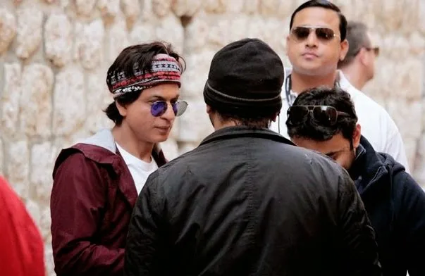 Shahrukh Khan Shoots For His Upcoming Film ‘Fan’ Action Sequence In Croatia Posters 3