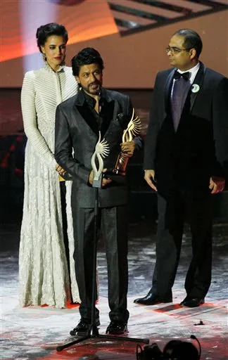 Shahrukh Khan Won The Best Actor Awards of 2013