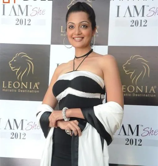 Sheena-Chohan-Hot-Bikini-Pictures