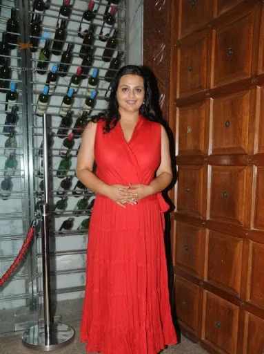 Shilpa-Shirodkar-Hot-Bikini-Wallpapers