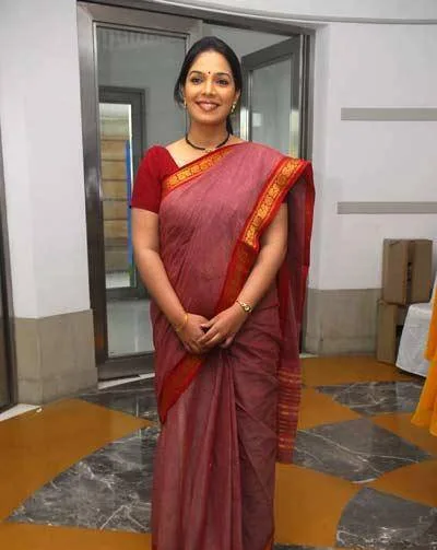 Shilpa-Tulaskar-Hot-Bikini-Pictures