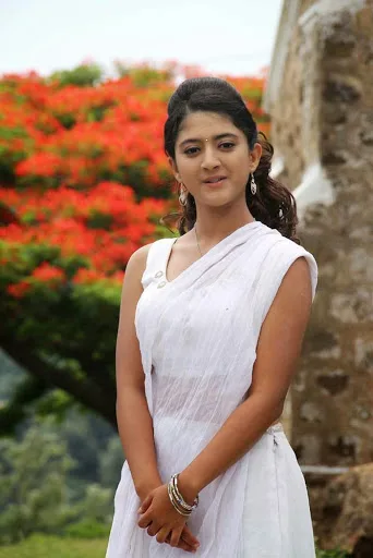 Shriya-Sharma-Hot-Bikini-Pics