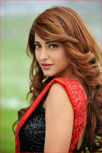 Shruti-Haasan-Hot-Bikini-Stills