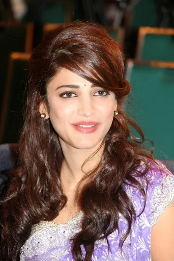 Shruti Hassan Hot Sexy Bikini Stills