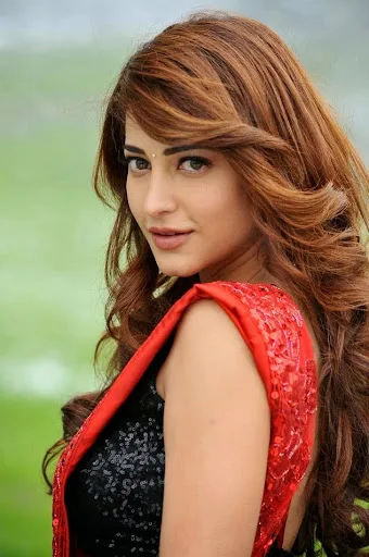 Shruti Hassan Hot Photo Gallery