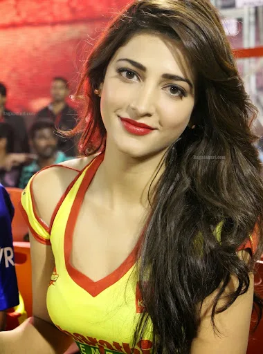 Shruti Hassan Hot Sexy Bikini Pictures
