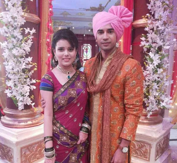 Shruti-Kanwar-Hot-Bikini-Wallpaper