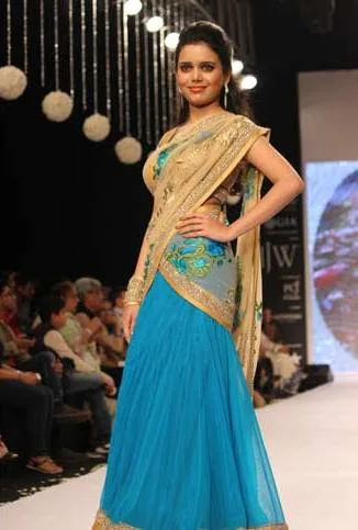 Shruti-Kanwar-Hot-Bikini-Wallpapers