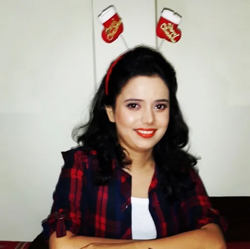 Shruti-Kanwar-Hot-Bikini-Photos