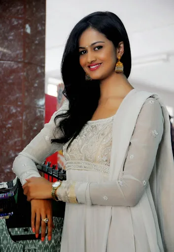 Shubra Aiyappa Hot Sexy Bikini Image Gallery