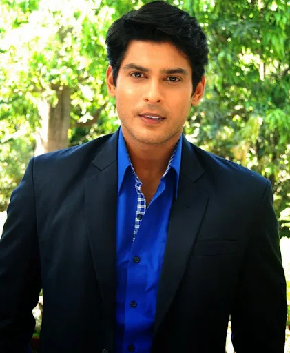 Siddharth Shukla Hot Scene Shirtless Body Image Gallery