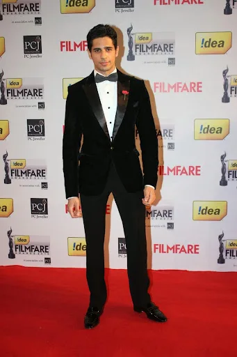 Sidharth Malhotra Wallpapers