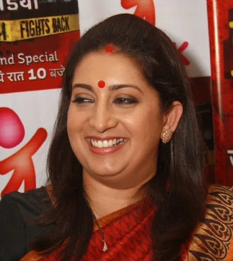 Smriti-Irani-Hot-Bikini-Wallpapers