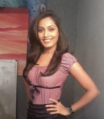 Snigdha-Akolkar-Hot-Bikini-Pic