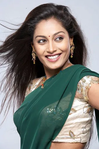 Snigdha-Akolkar-Hot-Bikini-Pictures