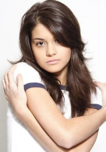 Sofia Black D'Elia Hot Bra Images